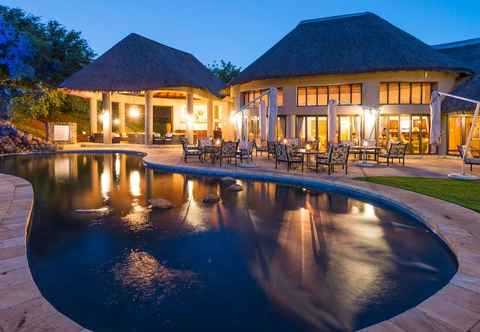 Lainnya Ivory Tree Game Lodge