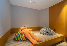 Lain-lain 7 Sofis Pop Hotel