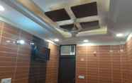 Lain-lain 7 Luxury Private Flat In Lajpat Nagar With Attached Kitchen Kitchen 92,121,74700