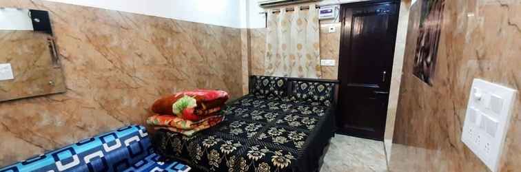 Lainnya Aggarwal Guest House In Cream Location 92,121,74700