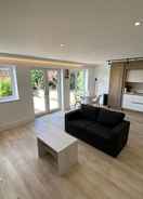 Primary image Stylish 2 Bed Flat with Parking