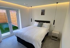 Others 4 Amazing 2 Bed 2 Bath Flat