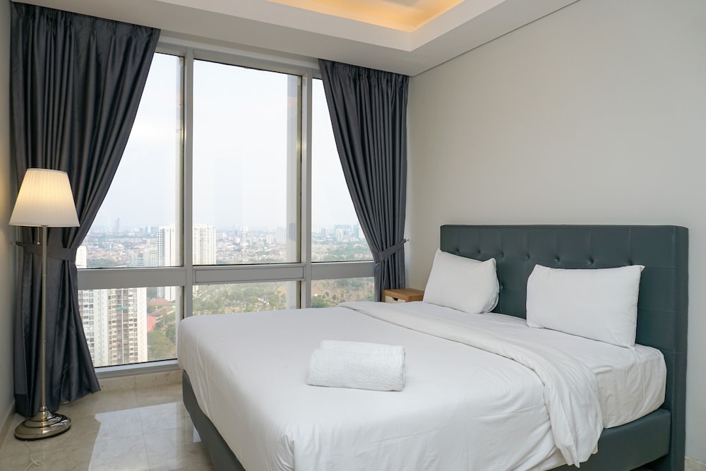 ภาพหลัก Modern and Comfortable 2BR at The Empyreal Condominium Epicentrum Apartment