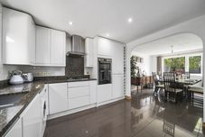 其他 House - Sleeps 8 & On-site Parking