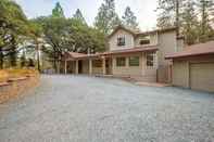 Others Mountain Retreat With Hot Tub & Pool Table - Just Over 1 Hour to Squaw Valley Resort! by Redawning