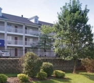 Others 2 InTown Suites Extended Stay Louisville KY - Wattbourne Lane