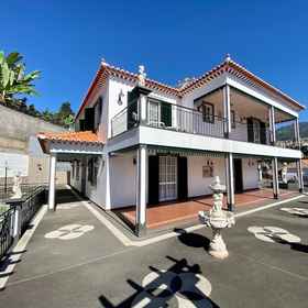 Primary image 1 Classic Tranquil Madeiran 4-bedroom Villa Funchal, Funchal Hotels