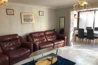 Others Lovely 3-bed House in Farnham Royal Slough