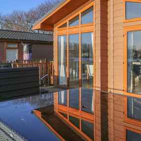 Primary image 1 Shore Beats Work - Capenwray 10, Gresgarth Hall Gardens Hotels