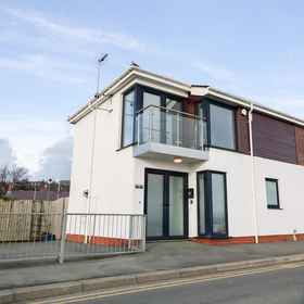 Primary image18 Marina View,Pistyll公寓