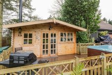 Lain-lain Someplace Else