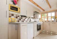 Lain-lain 5 Someplace Else