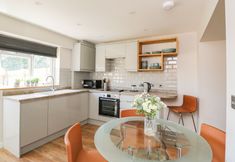 Others 6 Troopers Cottage