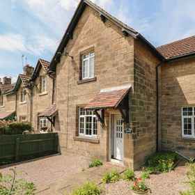 Primary image 1 Lees Moor Cottage, Baslow and Bubnell Hotels