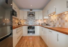 อื่นๆ 4 The Bolt Hole