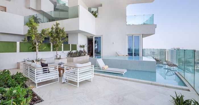 Lainnya Elegant 2BR Apartment in The Five w/ Private Pool