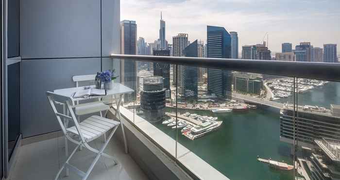 อื่นๆ Panoramic 1BR Apartment In Dubai Marina