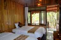 Lainnya Halong Bay Deluxe Cruise Bungalow on Island