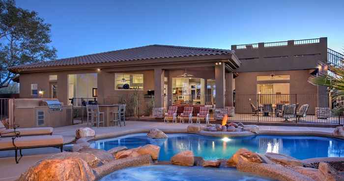 อื่นๆ Custom Home! 2+ Acres True Indoor-outdoor Living!