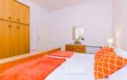 Others 7 Rooms Batina