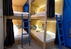 Others 3 Bed in 8-bed Mixed Thalay Cha Am by Tha A Co-living With a Million Dollar View - Hostel