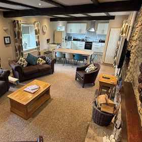 Primary image 1 4 Bed - Historic Inn & Cider Pub - Free Parking, Hotel Evercreech