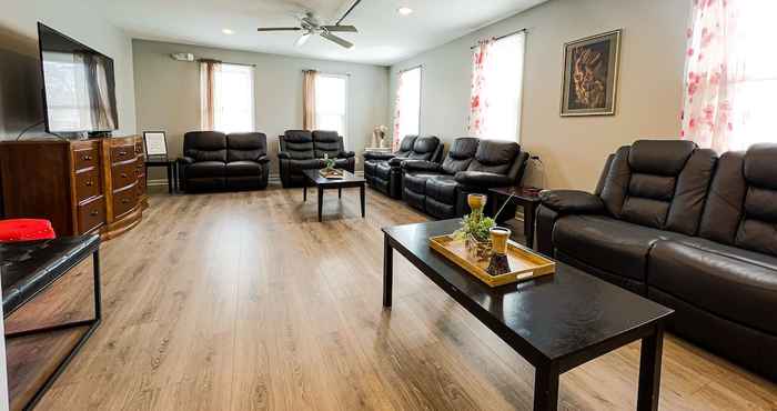 Khác THE 1023 With Private Yard & Parking, Near Falls & Casino by Niagara Hospitality