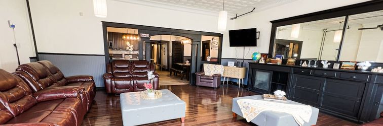 Lainnya The Pub with Private Yard & Parking, Near the Falls & Casino by Niagara Hospitality