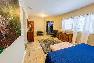 其他 4 The Stone Castle - With Private Yard & Parking, Near Falls & Casino by Niagara Hospitality