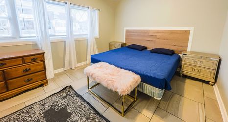 其他 2 The Stone Castle - With Private Yard & Parking, Near Falls & Casino by Niagara Hospitality