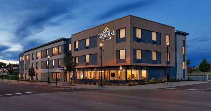 อื่นๆ Microtel Inn & Suites by Wyndham Lac-Megantic