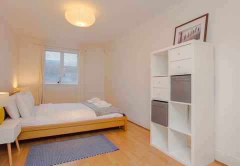 Others Contemporary 1 Bedroom Flat in Camberwell Oval