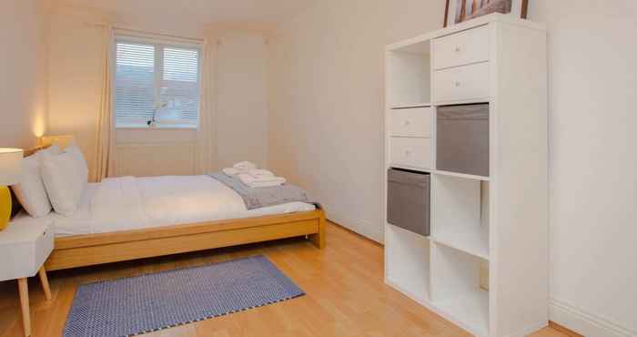 Lainnya Contemporary 1 Bedroom Flat in Camberwell Oval