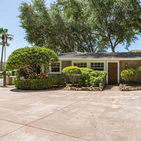 Imej utama 1 Coastal Dream Beach House 3 Bedroom Home by Redawning, Hotel Suncoast Seabird Sanctuary