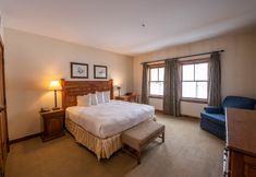 Others 2 Spacious 3 Bedroom With 4 Beds And Sleeper Sofa Condo - No Cleaning Fee! by RedAwning