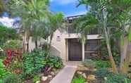 Lainnya 2 Kings Lake Blvd 1804-204 Naples Florida Vacation Rental 2 Bedroom Condo by Redawning