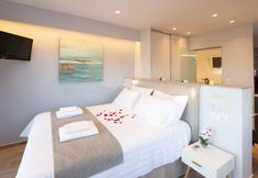 Others 7 Eleftheria Suites