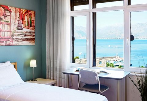 Others Nazende_beautiful Sea View Flat in Lovely Old Town