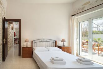 Lain-lain 4 Zeus Traditional House