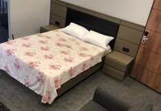 Others 3 Kent Suites Hotels