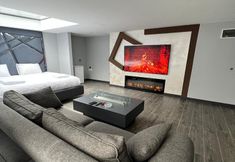 Others 7 Kent Suites Hotels