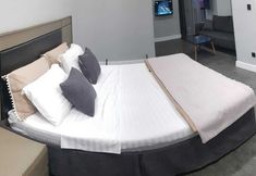 Others 5 Kent Suites Hotels