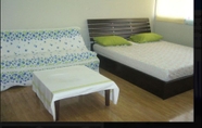 Others 3 Room in Studio - T8 Guest House Don Mueang Challenger Triple Room