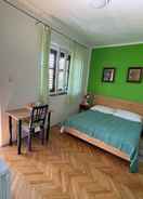 Imej utama S1 - Double Room With Ensuite Bathroom and Balcony in the Centre of Jelsa, Hvar