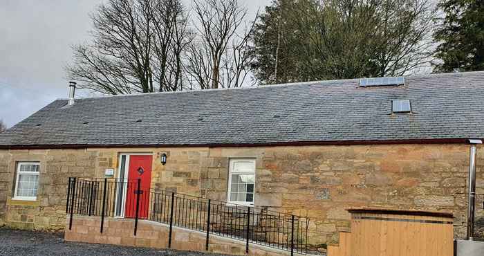 Lainnya Inviting 2-bed Barn With hot tub Near Muirkirk