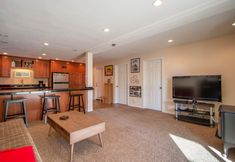 其他 2 Northern Daylights 1 Bedroom Home by RedAwning