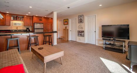 其他 2 Northern Daylights 1 Bedroom Home by RedAwning