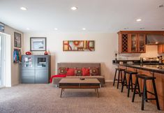 其他 4 Northern Daylights 1 Bedroom Home by RedAwning