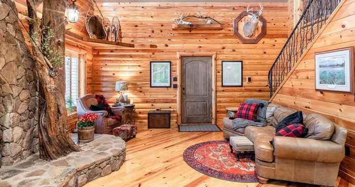 Lainnya Iron Mountain Lodge 3 Bedroom Cabin by Redawning