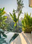 Imej utama Romantic Jungle Villa, 1 BR, Ubud With Staff